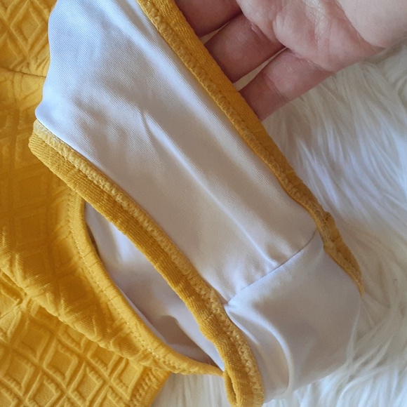 Cupshe Yellow Gold Ruffle Lace Up Back One-Piece Swimsuit Size M - Picture 7 of 9